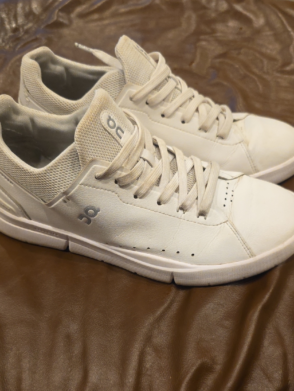 On Running Womens The ROGER Advantage Leather Sneaker Sz 10